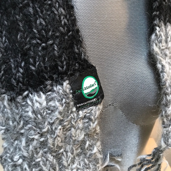 Scarf Grey/Black. Mohair/Wool Blend. One of a Kind. Unisex. 60" x 5" in. NWT - Picture 4 of 6